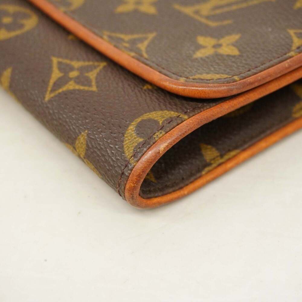 LOUIS VUITTON Brown Monogram Pochette Shoulder Bag - Picture 6 of 9